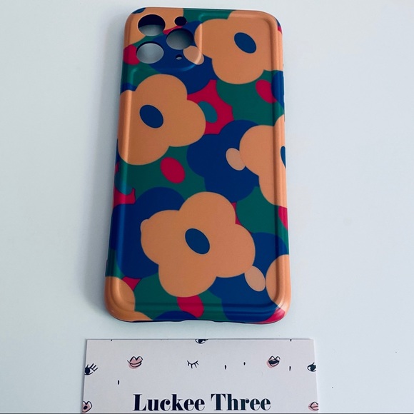 Floral retro cute girly trendy iPhone 11 case - Picture 1 of 5